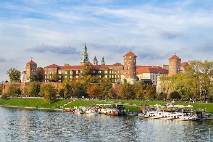 Royal Wawel Castle: The historic residence of the kings of Poland overlooking the Vistula.
