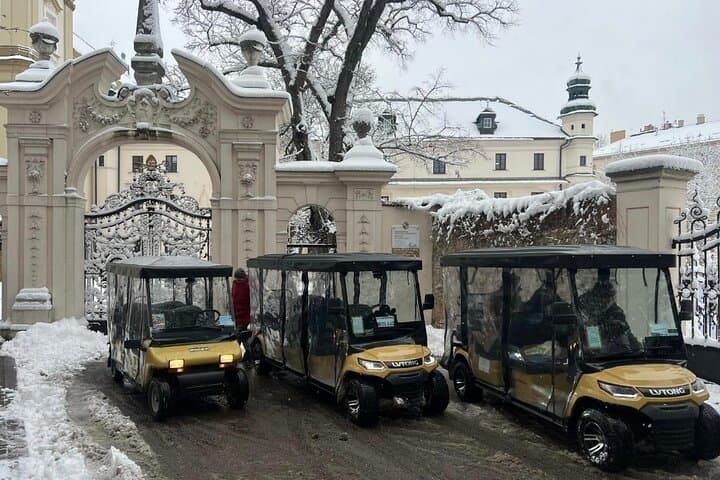 Krakow: Private Guided City Tour by Golf Buggy (with pick-up)