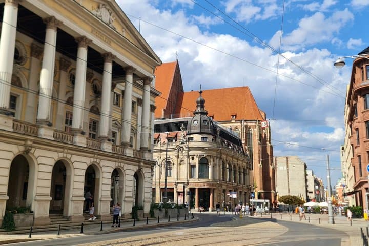 Wrocław differently – unknown alleys of the city (2 hours)