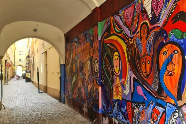 Wroclaw in a Nutshell classic City Walk with local Guide