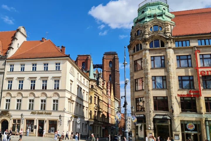 Wroclaw in a Nutshell classic City Walk with local Guide