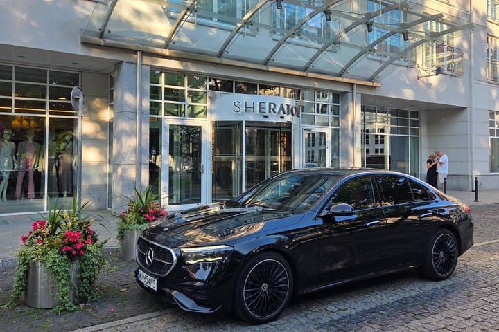 Mercedes E Class Transfer WAW Chopin Airport - Warsaw City Center