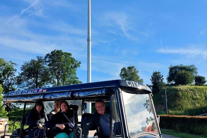 Premium City Tour Gdansk 'Golf Cart & Local Beer & Hidden Gems