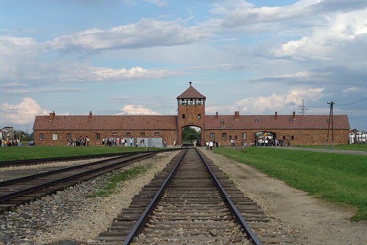 Auschwitz Birkenau Tour with Transfer and Tickets From Krakow