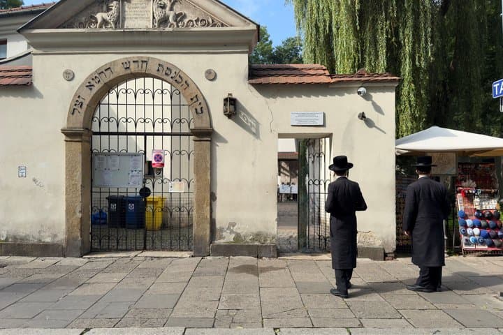 Kraków in 2 Days: Golf Cart, Schindler, Wawel & Cruise