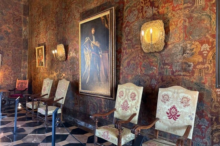 Krakow: Wawel Castle Guided Tour