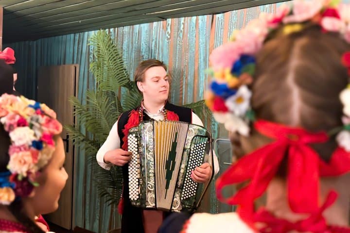Live Polish Folk Show and Dinner in Kraków’s Heart