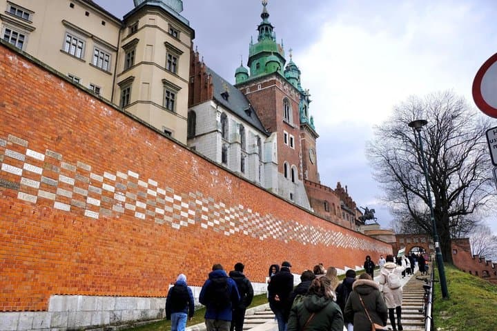 Krakow Old Town & Wawel Walking Tour with Local Tips & Food Spots