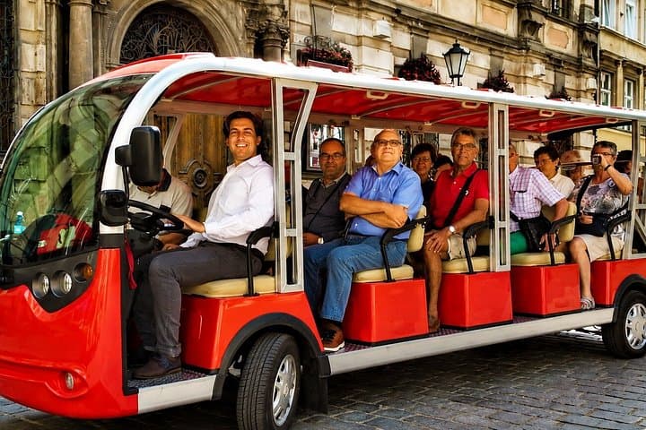 Wroclaw tour, licensed guide + electric car, 2h, gr. 13-16 people