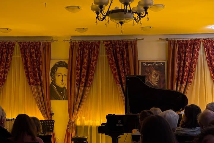 Chopin Piano Concert at Chopin Gallery with a Glass of Wine