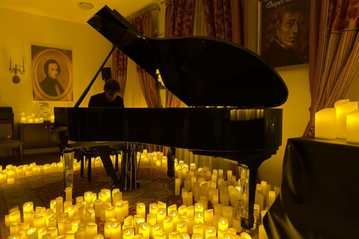 Chopin Piano Concert at Chopin Gallery with a Glass of Wine