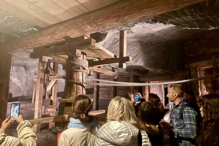 Krakow: Wieliczka Salt Mine Guided Tour