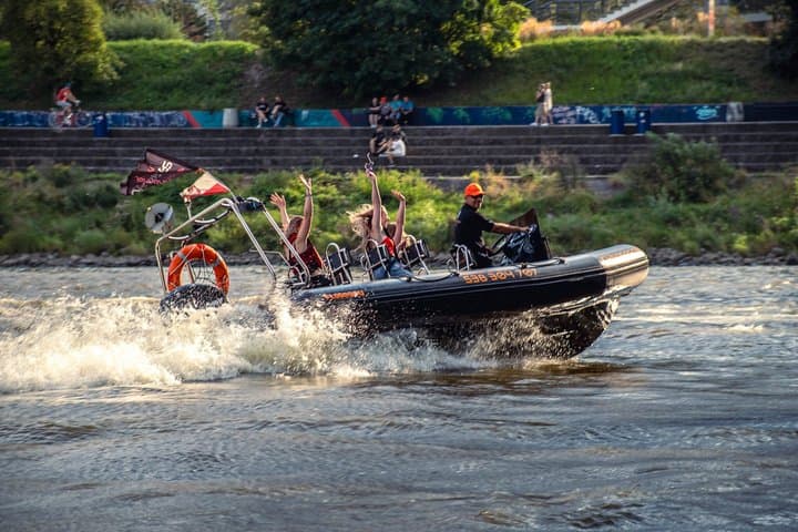 Thrilling Speedboat Ride on River in Warsaw