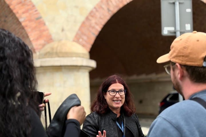 Kraków: Kazimierz Food Market Tour & Communist Bar Tasting
