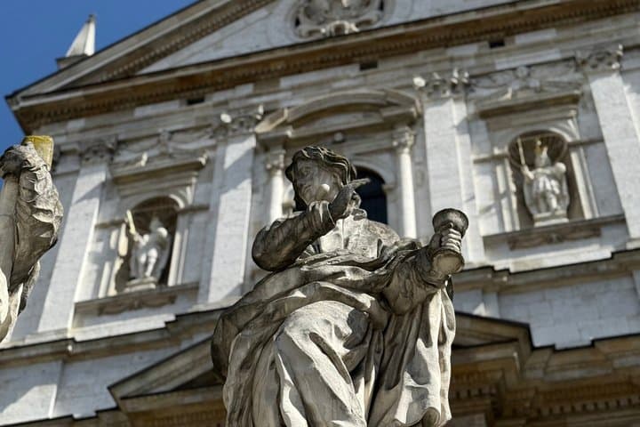 Old Town Short Guided Tour to Saint Mary Basilica
