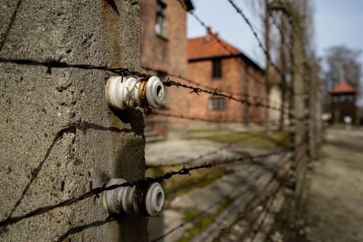 Auschwitz Birkenau Guided Tour with Meeting Point Pickup