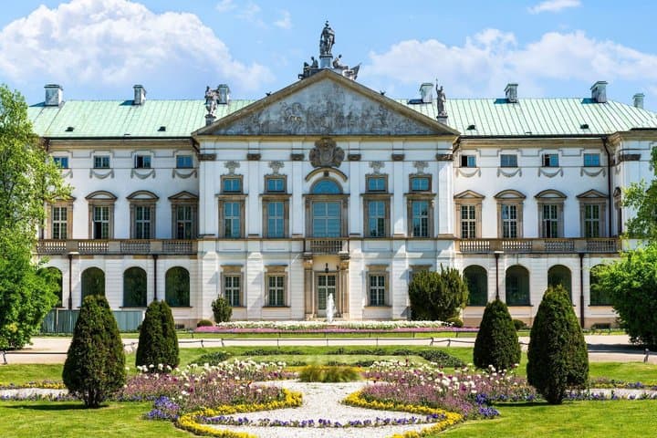 Warsaw Scavenger Hunt & Highlights Self-Guided Walking Tour