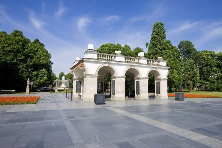 Warsaw Scavenger Hunt & Highlights Self-Guided Walking Tour