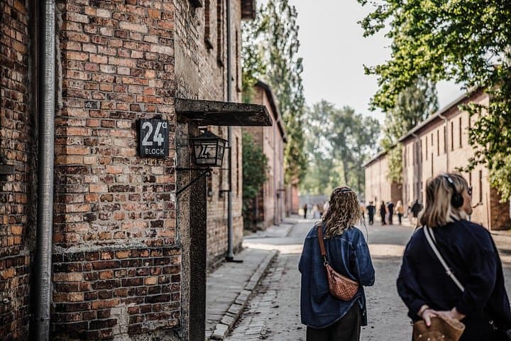 VIP Auschwitz Birkenau Tour with Private Guide Only For You