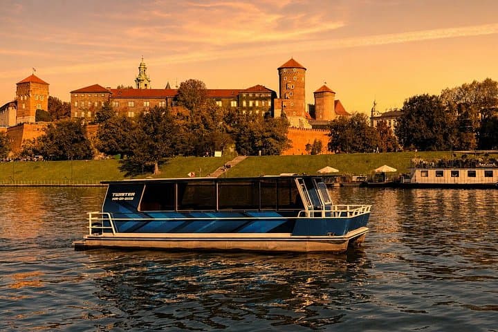 Krakow Panorama Evening Cruise with Wawel Views and Audio Guide