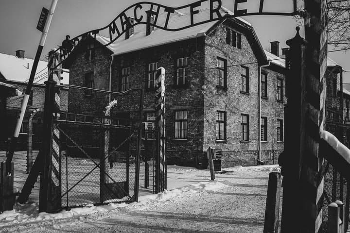 Private Auschwitz-Birkenau Memorial Tour from Krakow